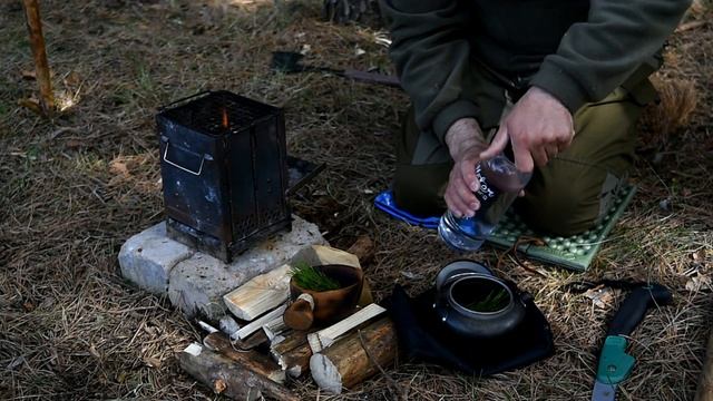 Таежный чай, готовлю вкусности,релакс на природе.Solo camping.Отдых в одиночестве, в одну каску. смотреть онлайн