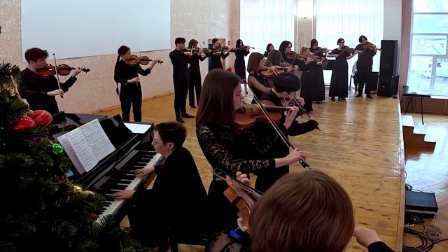 "Есть только миг" (А.Зацепин, аранжировка А.Абрамова). Ансамбль скрипачей СККИ (рук. А.Туницкая) смотреть онлайн