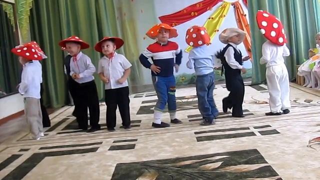 Грибочки пляшут Crazy Frog смотреть онлайн