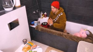 24 ЧАСА В ВАННОЙ ЧЕЛЛЕНДЖ! 24ч В РАЗНЫХ ВАННЫХ 24 HOUR CHALLENGE OVERNIGHT IN MY BATHROOM ? Эльфинк