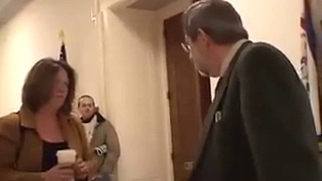 Congressman Obey meets Tina Richards смотреть онлайн