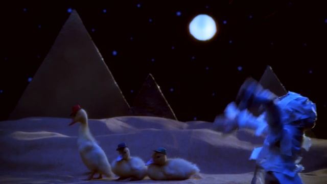 DuckTales Theme Song With Real Ducks | Oh My Disney IRL смотреть онлайн