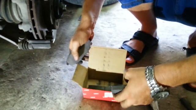 Быстрый способ замены передних колодок на Део Ланосе  1.5 ч-3