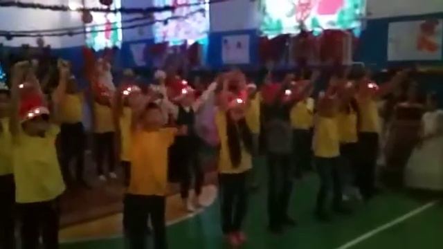 Флешмоб на новый год 4 б класс смотреть онлайн