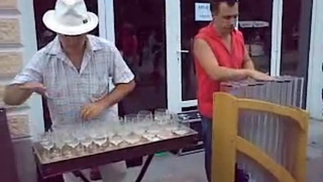 Musical performance on the wineglasses смотреть онлайн