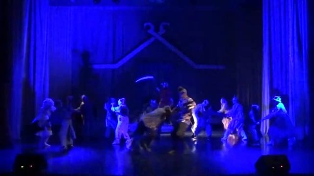Превью новогоднего спектакля «Сказка про Золотого бычка» смотреть онлайн