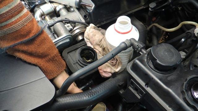 Замена масла в гидроусилителе и заднем редукторе BMW смотреть онлайн