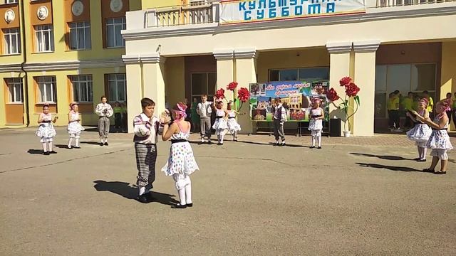 СОФОЧКА танцует танец "levan polka" смотреть онлайн