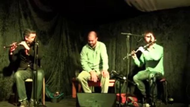 Harry Bradley and Caoimhin O'Fearghaill Polkas смотреть онлайн