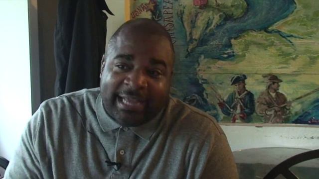 Spy Chat: John Queen and the Bayside HOYAS смотреть онлайн