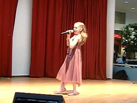 Дети поют. Кристина Давыдова "Московский твист" смотреть онлайн