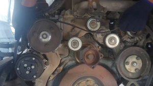 MAN TGA.How to Remove and Install Engine Belt.