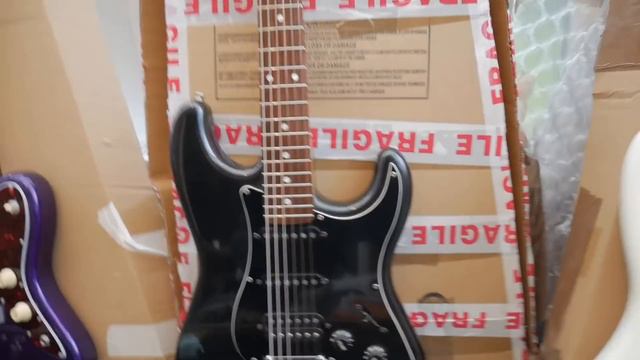 The Guitar Manifesto Guitar Collection February 2018 | Hit 1000 Subscribers смотреть онлайн