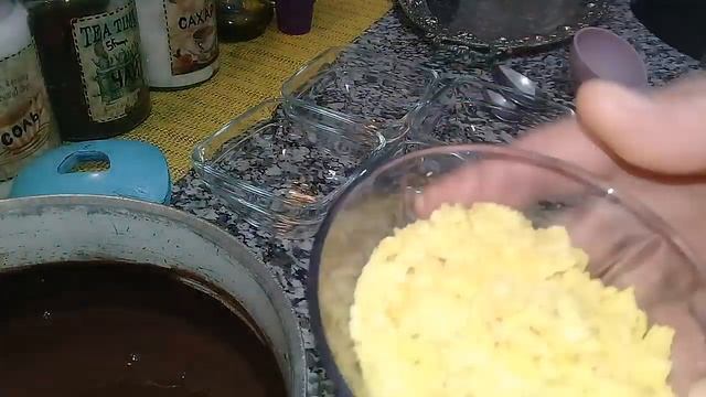 Шоколадный пудинг с хлопьями и грецкими орехами смотреть онлайн