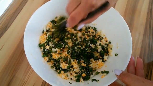 ПУХОВЫЕ ПИРОЖКИ ХОТЬ ЖАРЕНЫЕ ИЛИ В ДУХОВКЕ + СОЧНАЯ НАЧИНКА С СЕКРЕТОМ. смотреть онлайн