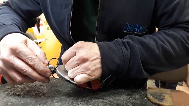 Ремонт обуви. Обрез наката на тонкой подошве. смотреть онлайн