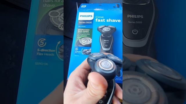 Видео обзор: роторная электробритва Philips S5110/06 смотреть онлайн