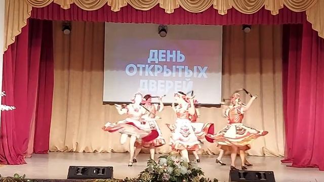 Ансамбль народного танца «Светлица» смотреть онлайн