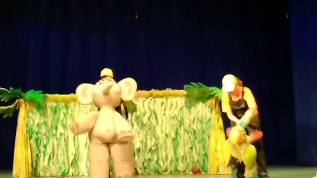 Кукольный спектакль "38 попугаев" смотреть онлайн