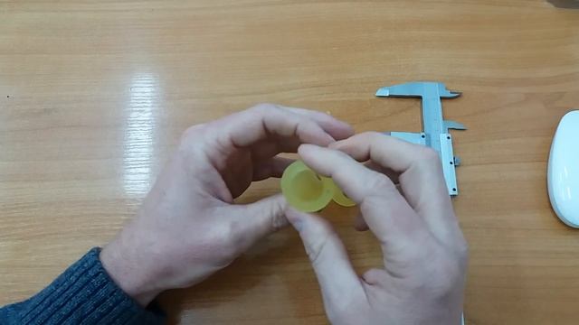 Toyota Hilux Втулка серьги задней рессоры | Тойота Хайлюкс ПОЛИУРЕТАН смотреть онлайн