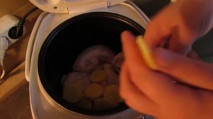 Запеченная курица с картошкой в мультиварке