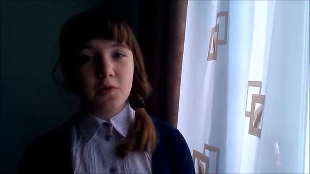 Юлия Друнина «На носилках около сарая...» смотреть онлайн