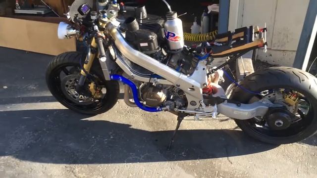VFR750 to RC45 Endurance Replica Project смотреть онлайн
