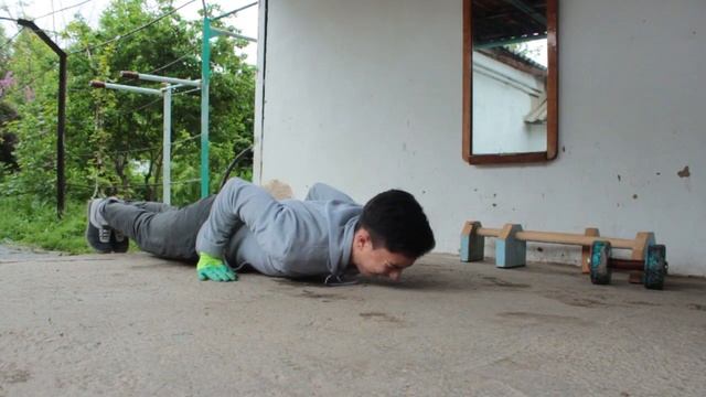 10 ВИДОВ ОТЖИМАНИЙ ОТ ПОЛА__________(RD 71/8) смотреть онлайн