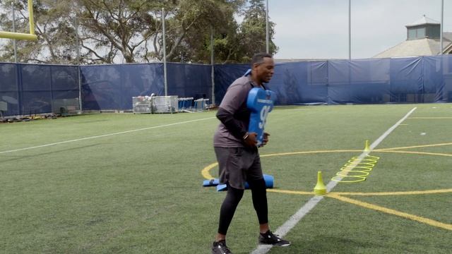 Linebacker Training - Shed Blockers Like An All - Pro With 16 Year NFL Veteran Hardy Nickerson смотреть онлайн