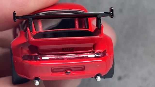 1/64 Schuco x Tarmac Works Collab64 Porsche 911 GT2 смотреть онлайн
