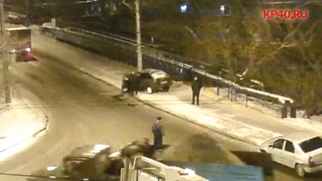 Автомобиль влетел в столб  6 февраля Калуга