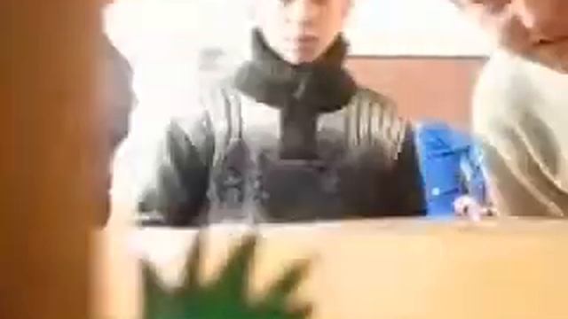 Он научит вас как нужно проверять камеру... смотреть онлайн
