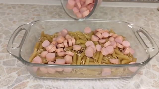 Макароны ЗАПЕЧЁННЫЕ с сосисками В ДУХОВКЕ! Быстрый и СЫТНЫЙ ужин! смотреть онлайн