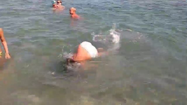 кувырок в воде