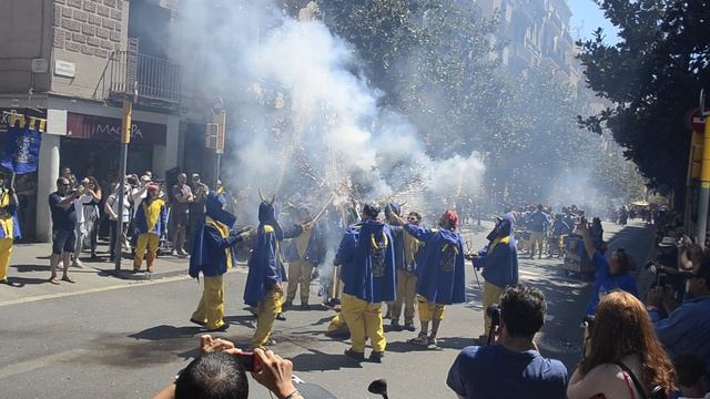 Праздник района Грасия в Барселоне (4) смотреть онлайн
