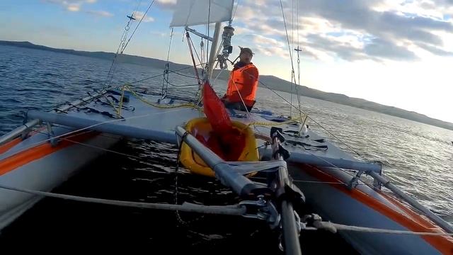 Самый захватывающий момент штилевой гонки капитанов Шайтан регаты 2018 (Миша победил) смотреть онлайн