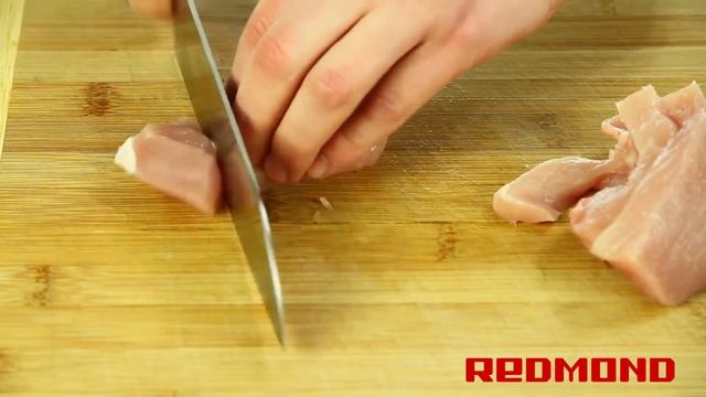 Суп гороховый в мультиварке REDMOND M4504. Рецепты для мультиварки смотреть онлайн