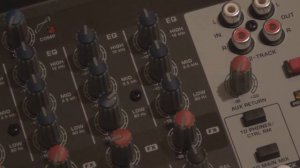 Обзор микшерного пульта Behringer Xenyx Q802Usb