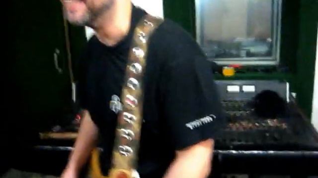 Studio_bass.wmv смотреть онлайн