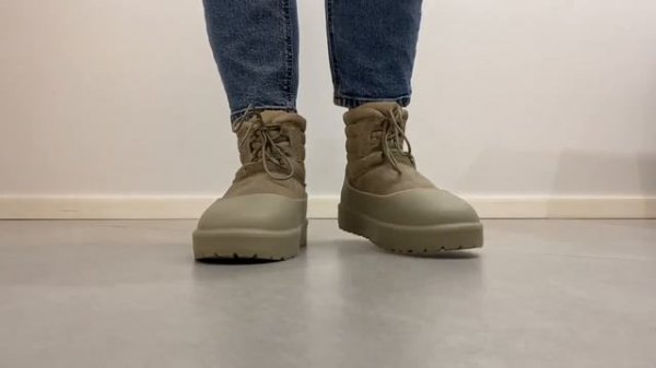 Обзор UGG Classic Mini Lace-Up Weather Dune