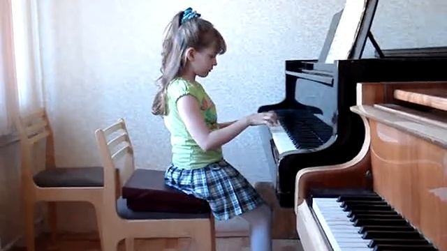 Моцарт "Бурре", Гедике "Этюд", Назарова"Вариации" смотреть онлайн