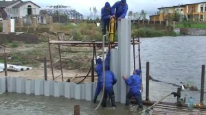 Забивка шпунта ПВХ малым вибропогружателем