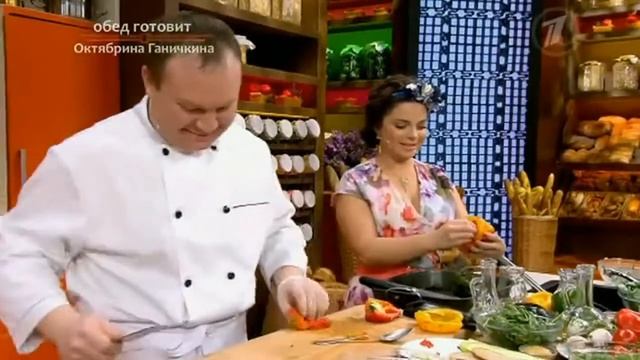 Время обедать! Домашние оладьи со сметаной смотреть онлайн