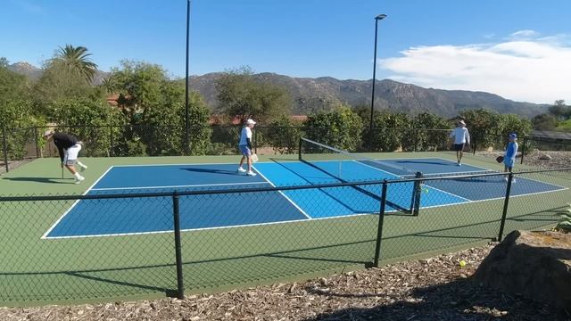 Pickleball! Very Good Play. Outstanding Defense. Incredible Setting. Learn by Watching Others. смотреть онлайн