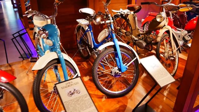 Muzeum motorowerów Moped Retro Kasina Wielka смотреть онлайн