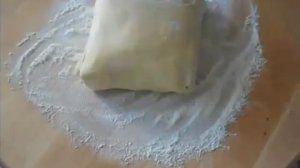 Пирожки из слоеного дрожжевого теста с мясом!