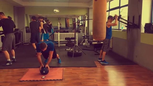 Боксерский зал. Круговая тренировка май 2017 смотреть онлайн