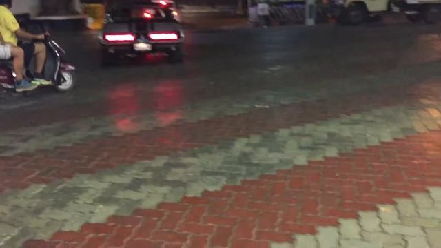 Ford Mustang GT500 Eleanor - Aston Martin Vantage in Mumbai смотреть онлайн
