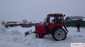 Работаем на тракторе Т-30А80, чистка снега, опять завалило снегом, запуск трактора утром