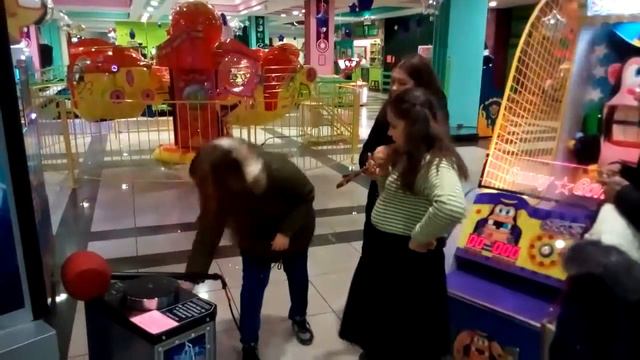 20161020 Ильдар поход в ТЦ Московский смотреть онлайн